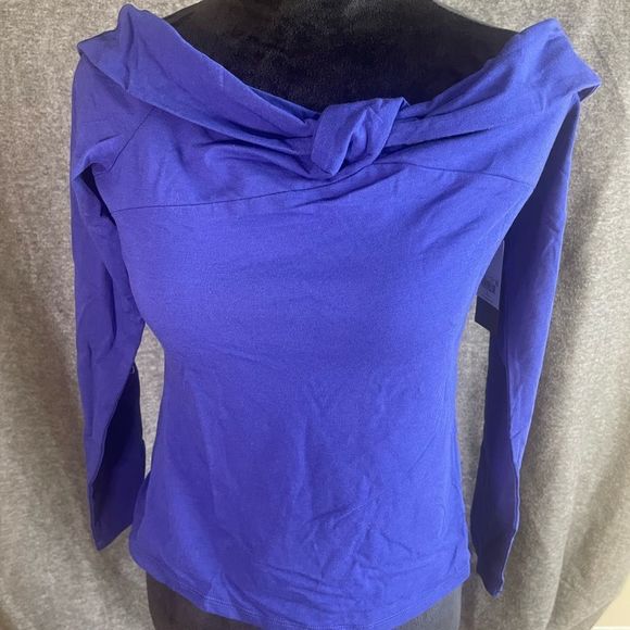 GUESS Womens Twist-Front Off The Shoulder Blouse - Picture 2 of 10